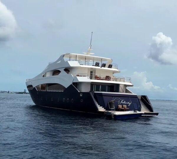 Speedboat transfer during the Maldives Honeymoon Tour
